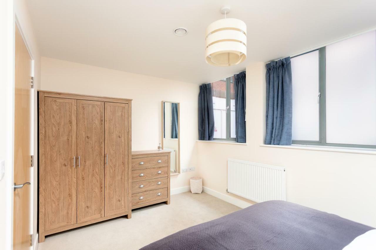 Stylish Modern City Centre Apartment Gloucester Exterior foto