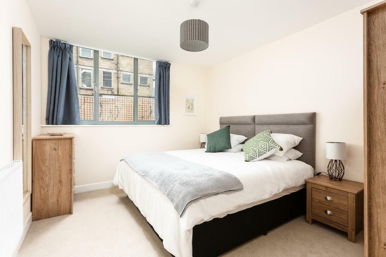 Stylish Modern City Centre Apartment Gloucester Exterior foto