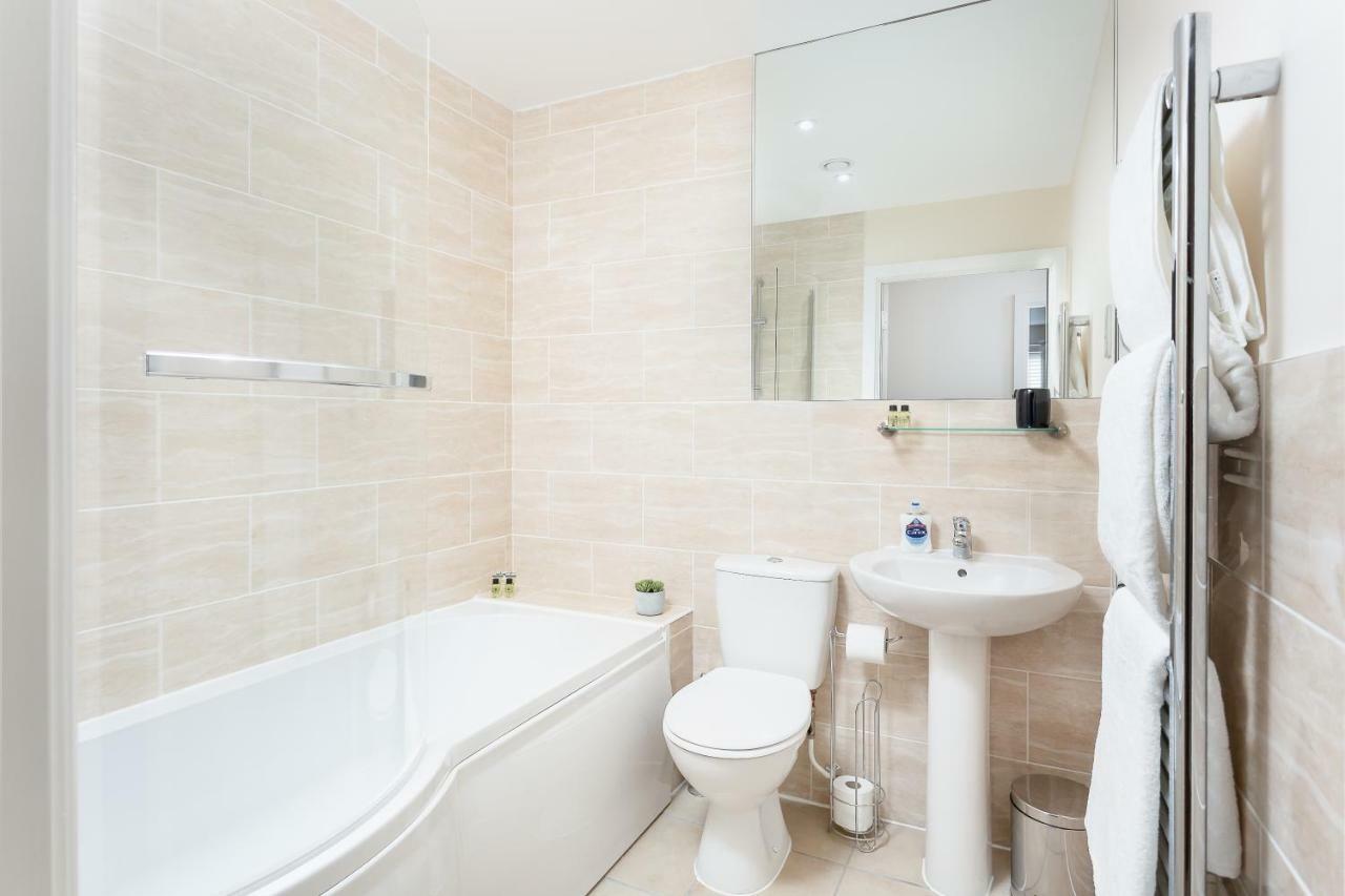 Stylish Modern City Centre Apartment Gloucester Exterior foto